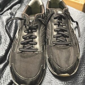 Sketchers men size 10 go golf shoes
